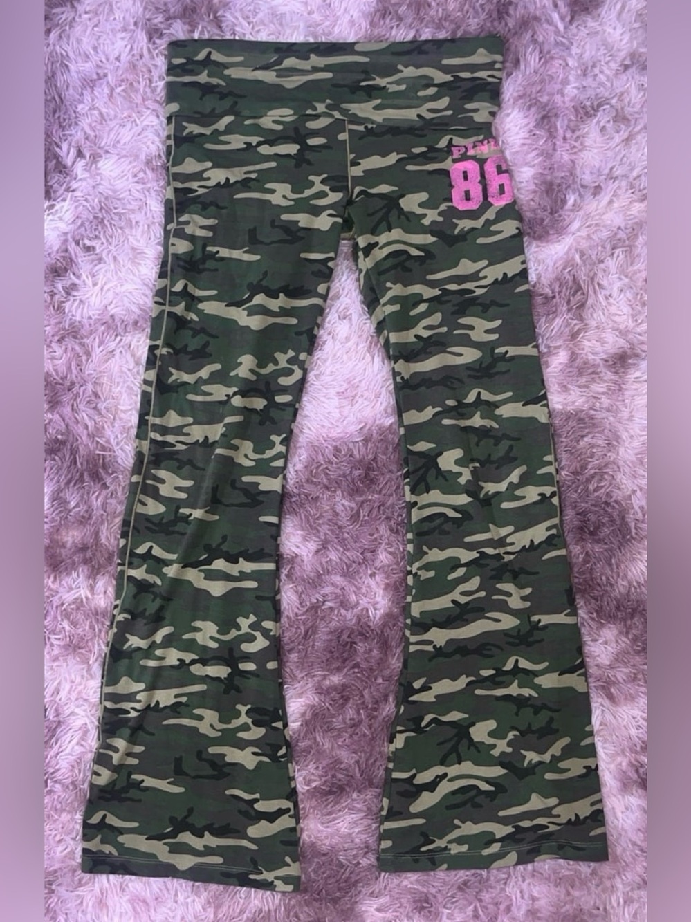 Women’s Victoria’s Secret PINK Camo Foldover Waistband Yoga Flare Pants size Med